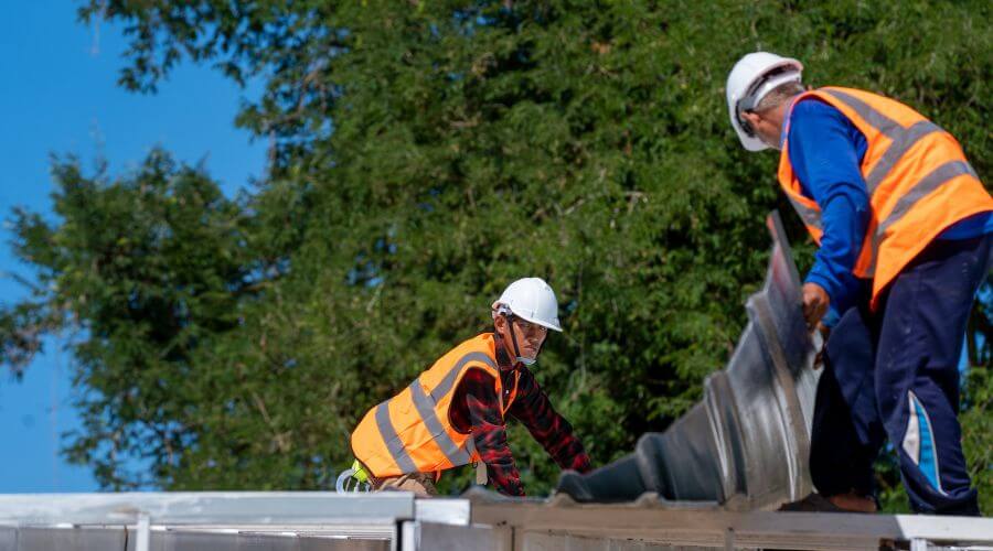 Professional gutter cleaning in Delco, NC